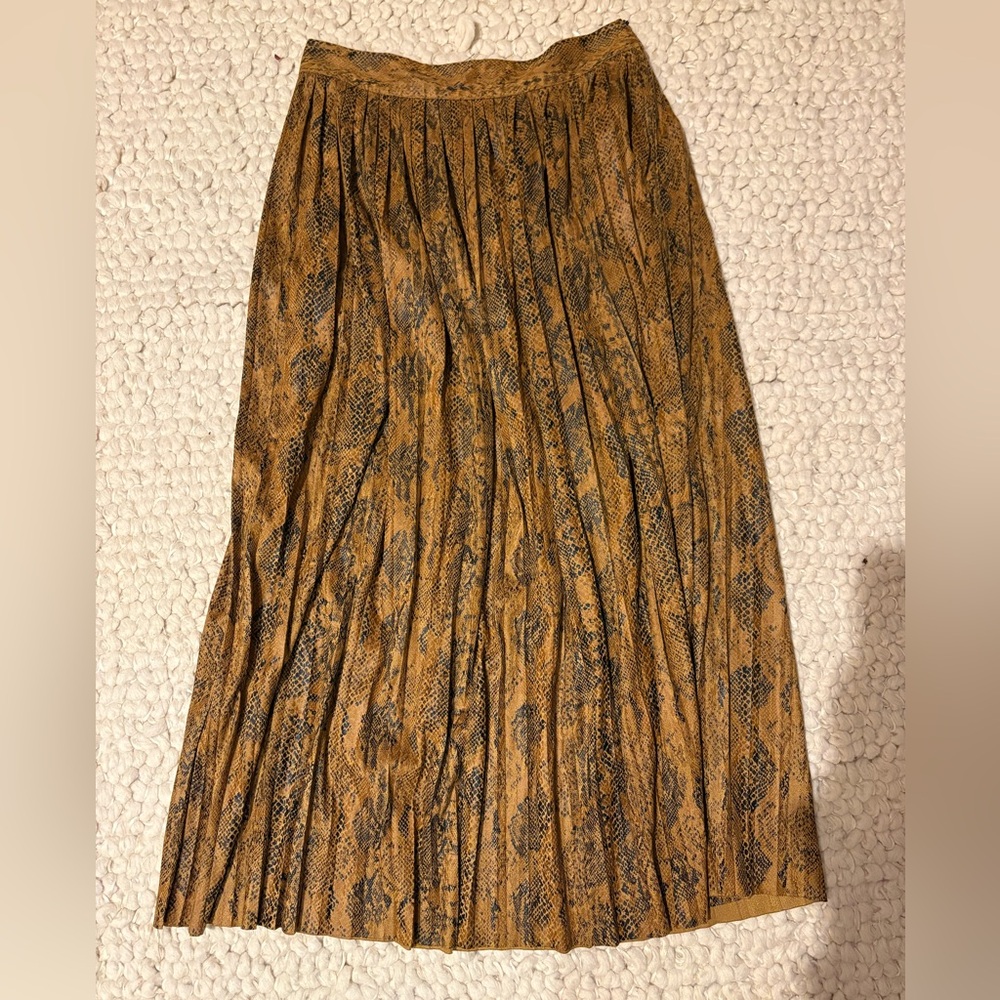 Zara size medium reptile printed skirt
